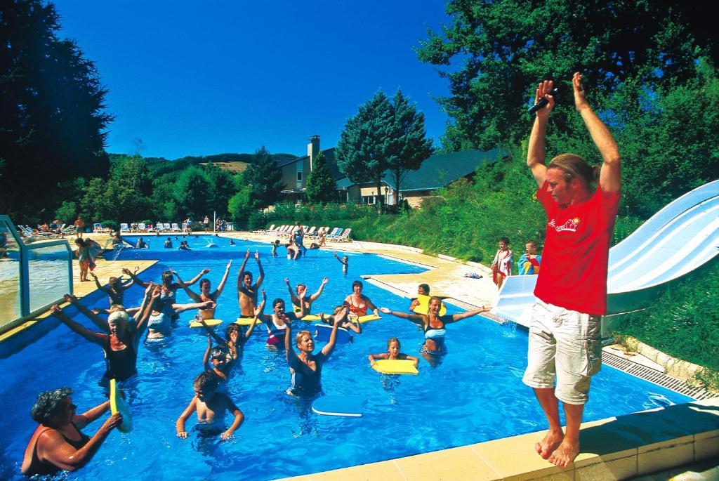 Camping Paradis Marmotel Saint-Geniez-dʼOlt Eksteriør billede