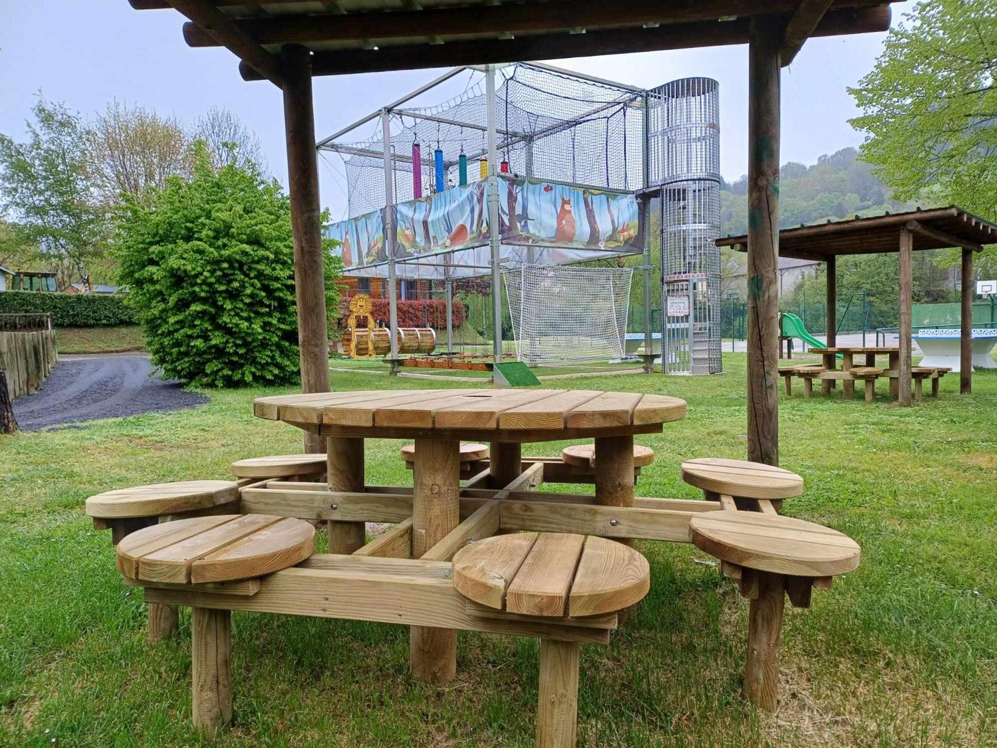Camping Paradis Marmotel Saint-Geniez-dʼOlt Eksteriør billede