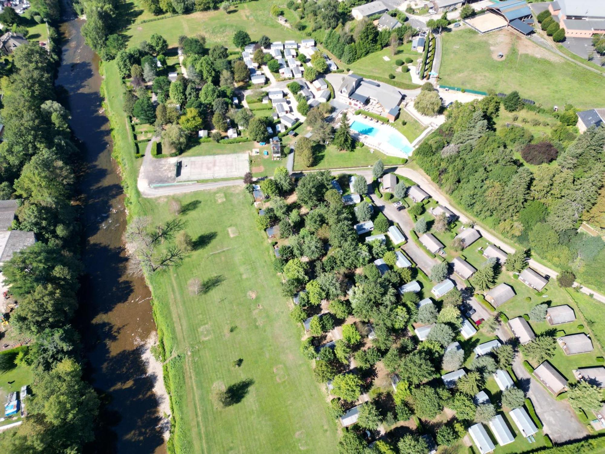 Camping Paradis Marmotel Saint-Geniez-dʼOlt Eksteriør billede