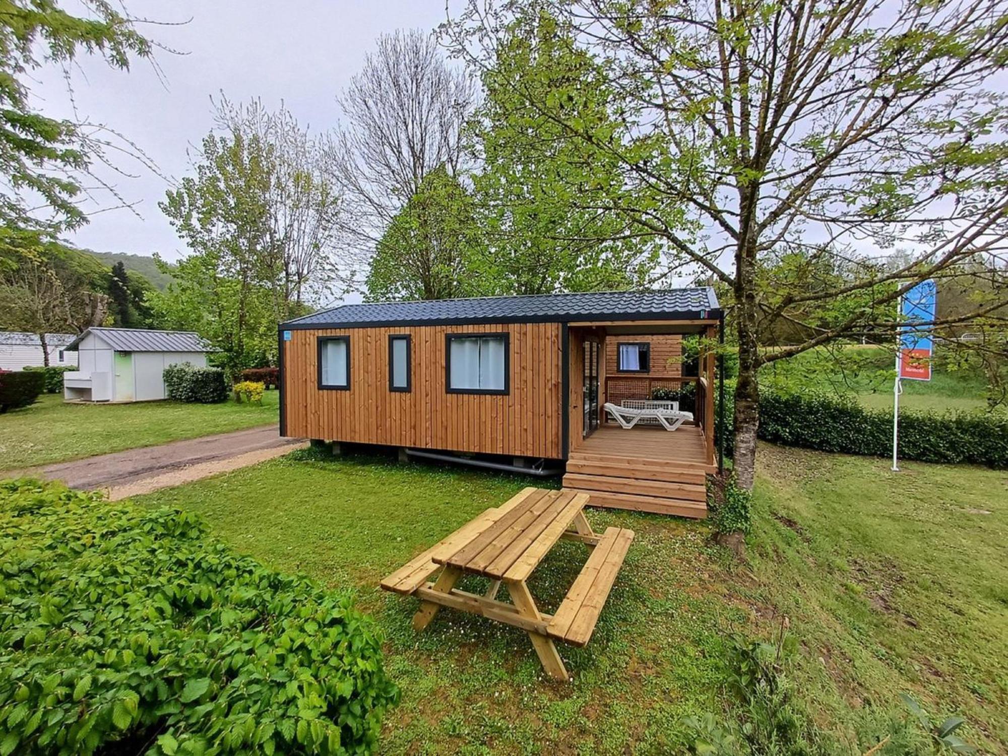 Camping Paradis Marmotel Saint-Geniez-dʼOlt Eksteriør billede